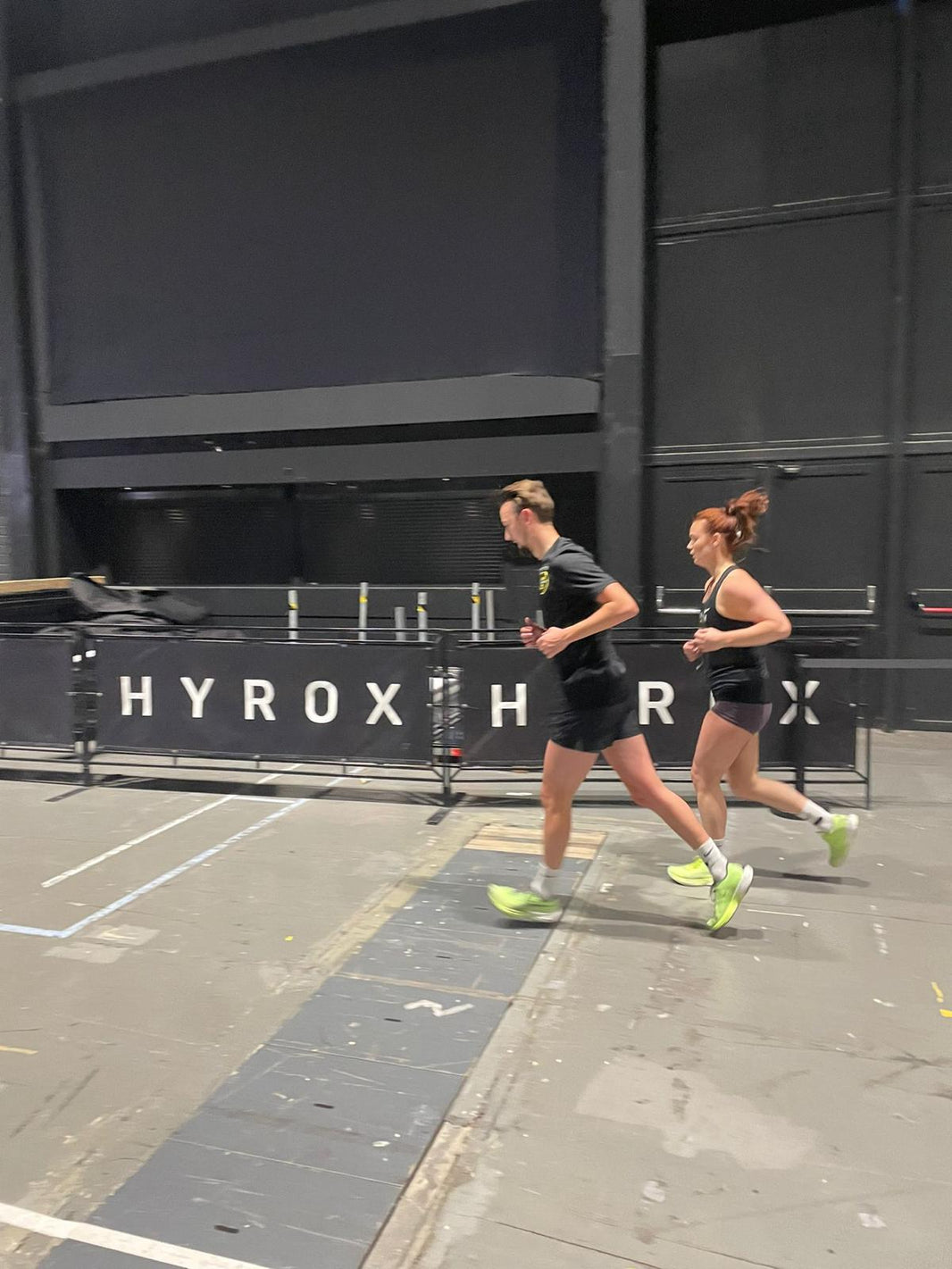 Hardlopen binnen HYROX: zo blijf je sterk op vermoeide benen