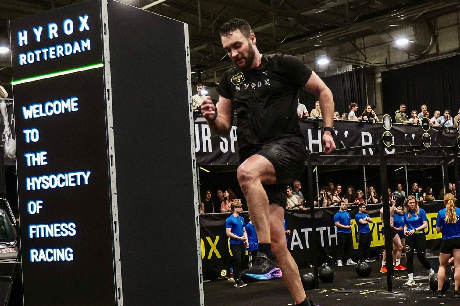 Wat is HYROX? Alles wat je moet weten vóór je aan de start staat